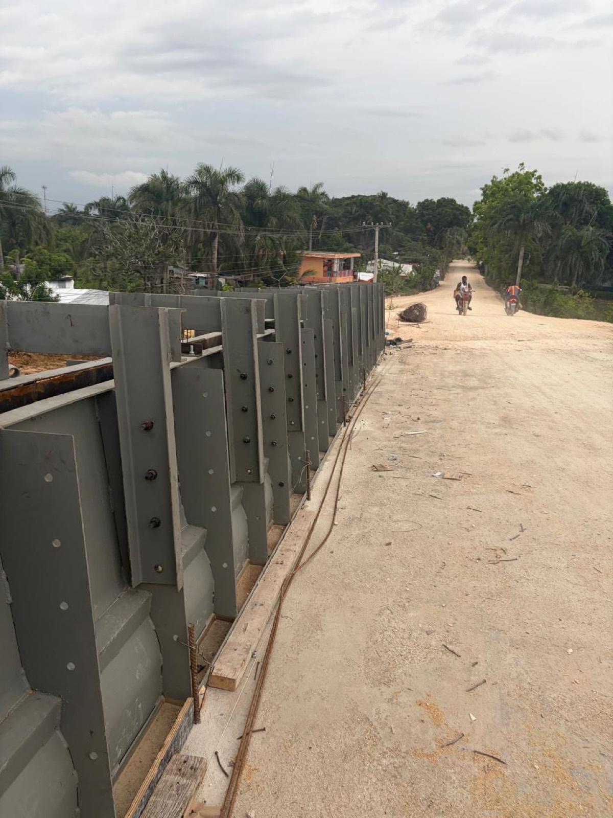 Moldes para prefabricados de concreto y estructuras metálicas viales
